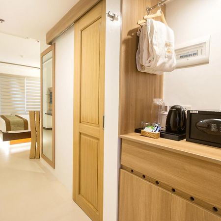 Commander Suites De Boracay Manoc-Manoc Rum bild