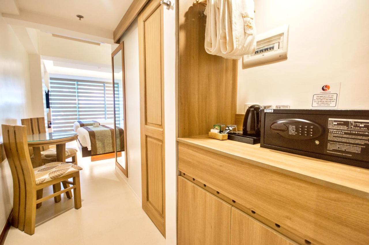 Commander Suites De Boracay Manoc-Manoc Exteriör bild
