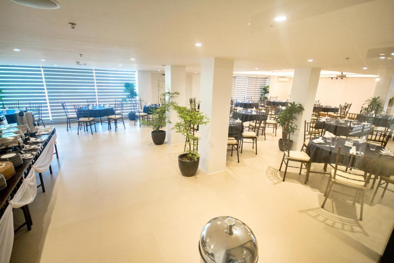 Commander Suites De Boracay Manoc-Manoc Exteriör bild