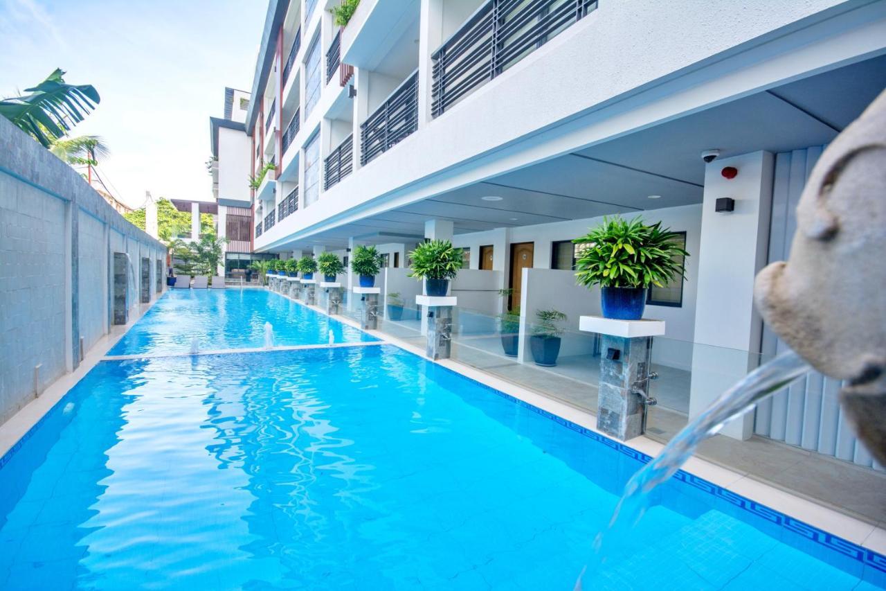 Commander Suites De Boracay Manoc-Manoc Exteriör bild