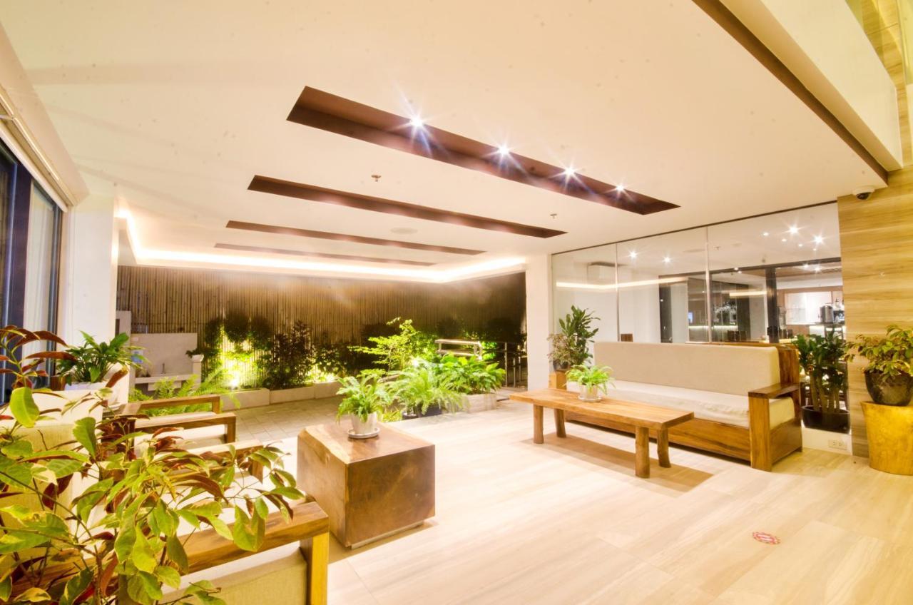 Commander Suites De Boracay Manoc-Manoc Exteriör bild