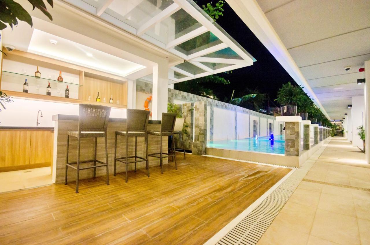 Commander Suites De Boracay Manoc-Manoc Exteriör bild