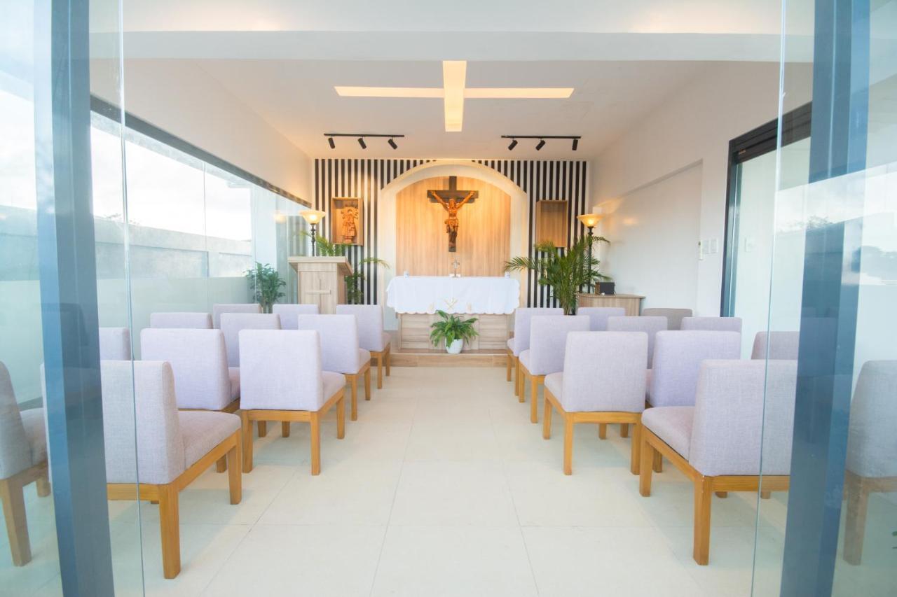 Commander Suites De Boracay Manoc-Manoc Exteriör bild