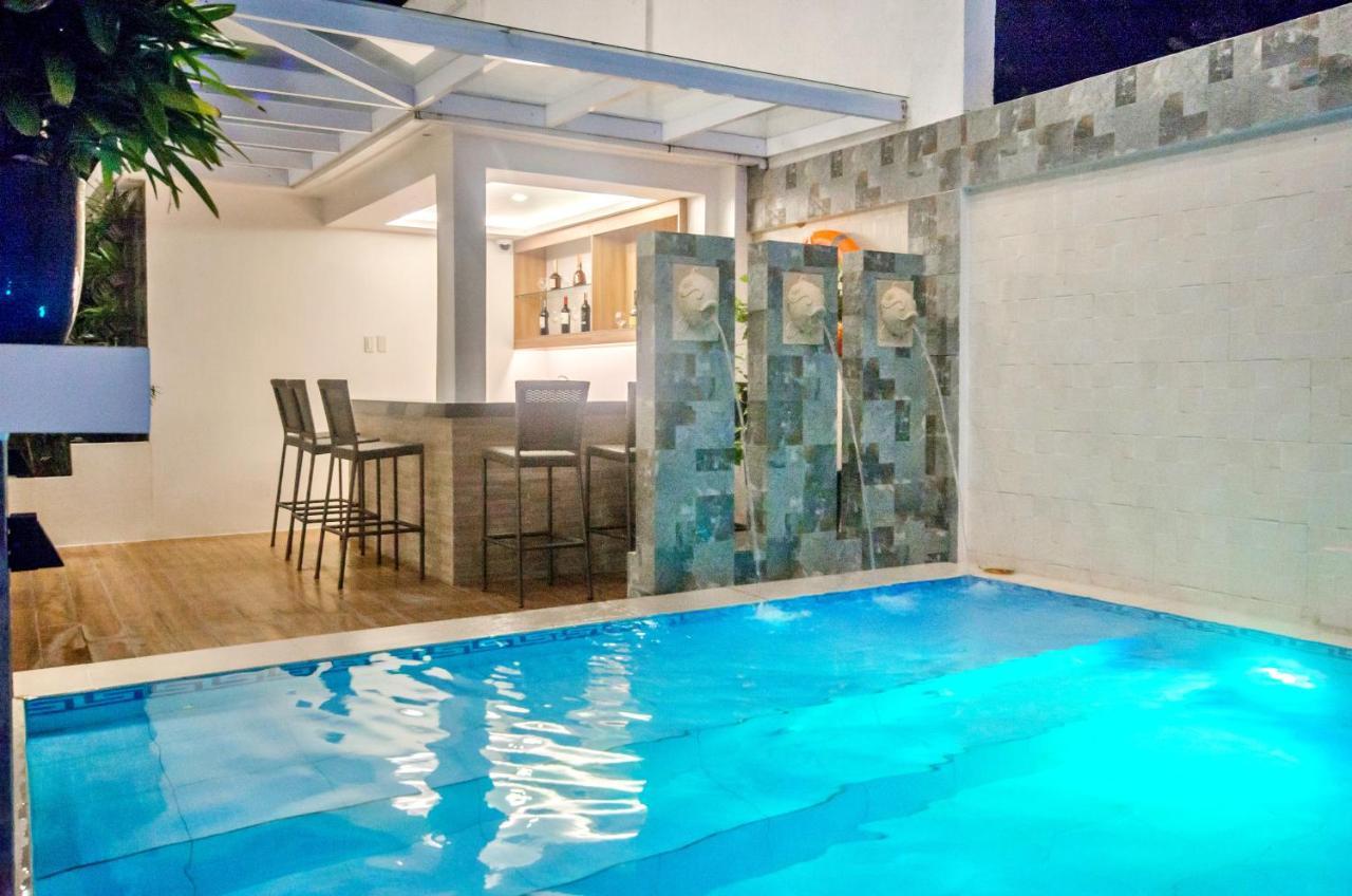 Commander Suites De Boracay Manoc-Manoc Exteriör bild