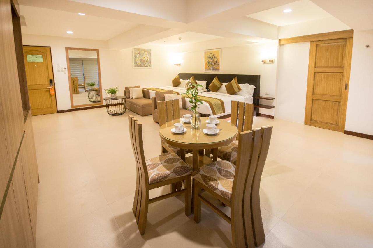 Commander Suites De Boracay Manoc-Manoc Exteriör bild