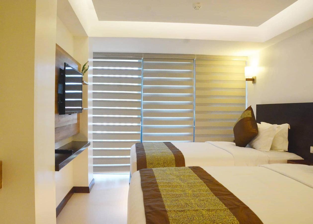 Commander Suites De Boracay Manoc-Manoc Exteriör bild