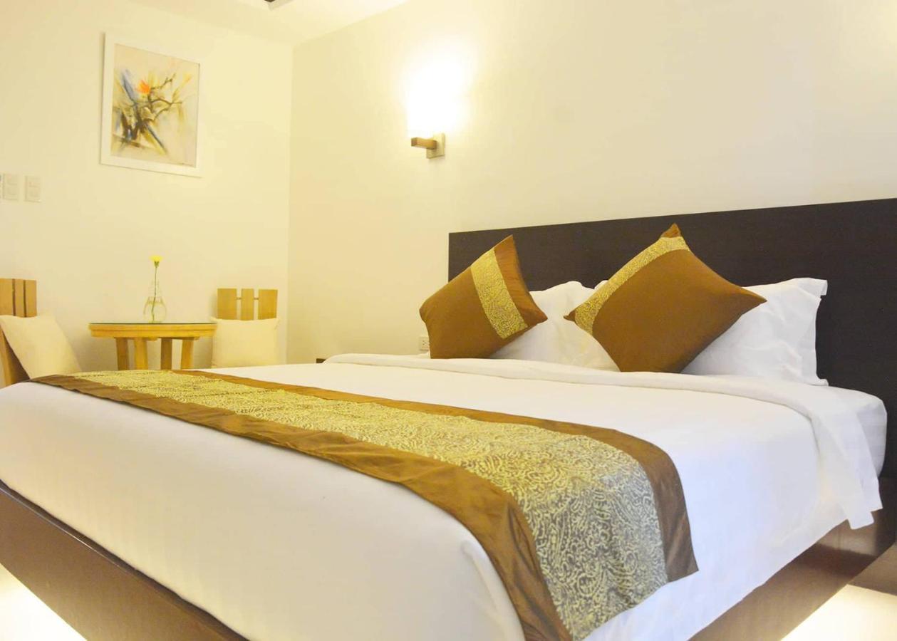 Commander Suites De Boracay Manoc-Manoc Exteriör bild