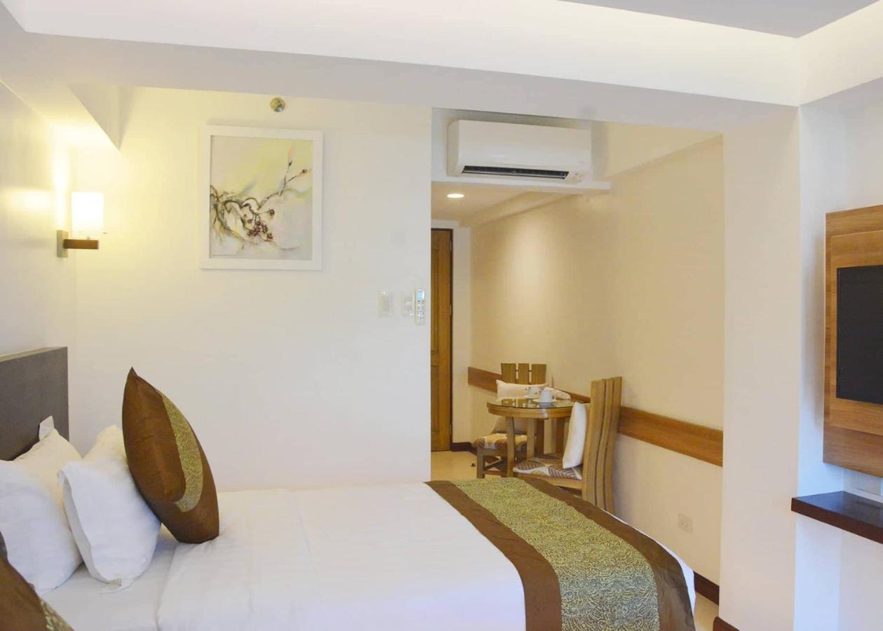 Commander Suites De Boracay Manoc-Manoc Exteriör bild